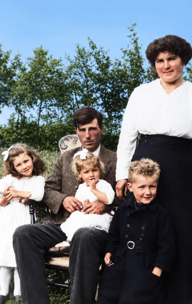 John and Pearl Shiels with Olive, Kenneth and Doris