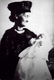 1921 Rachel with grand-daughter Eveleen